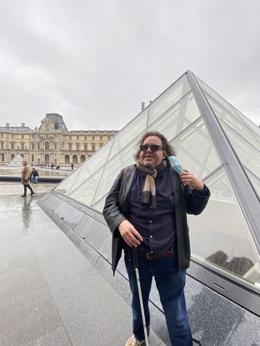 Joey outside the Louvre in Paris November 2022